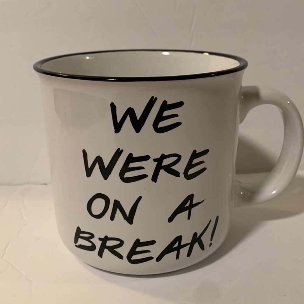 NEW FRIENDS TV SHOW COFFEE MUG 20oz WE WERE ON A BREAK - Picture 2 of 4